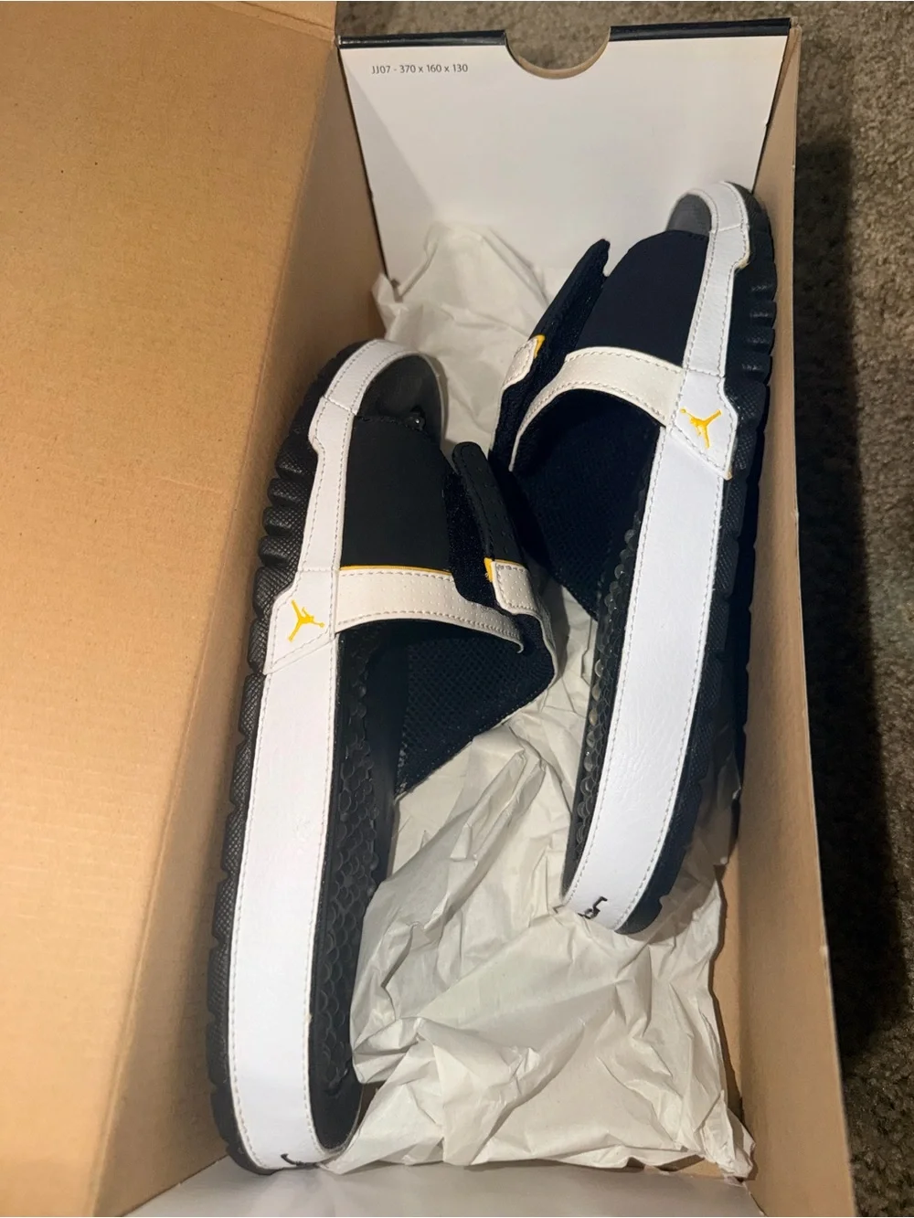 Nike Air Jordan Hydro VI 6 Slides Black White Varsity Maize Yellow Men’s Size 9